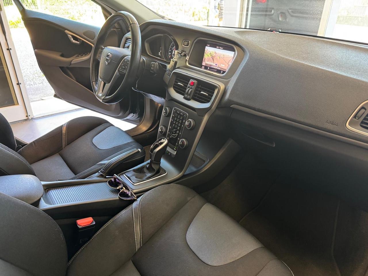 Volvo V40 D2 Geartronic Business Plus