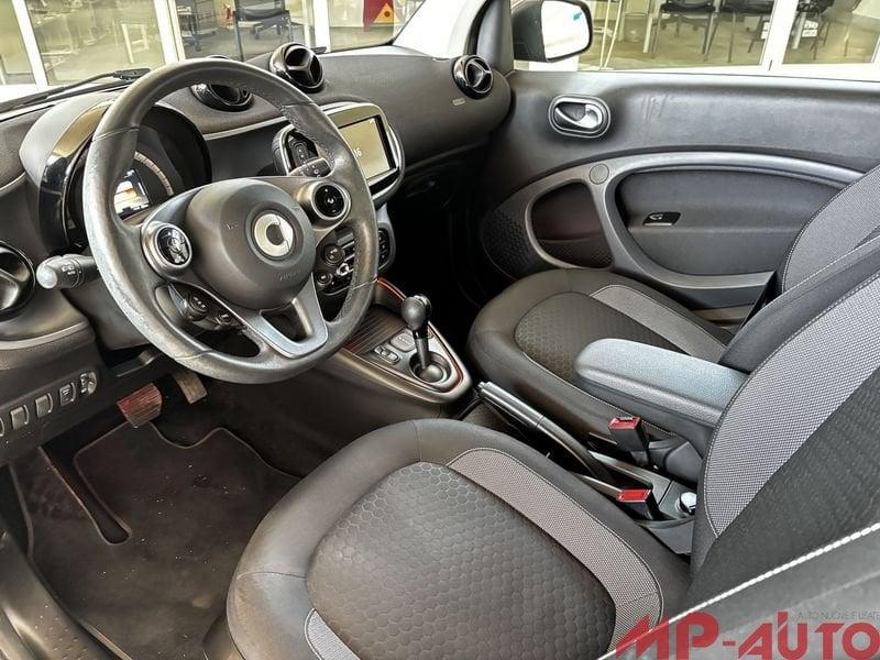 smart fortwo EQ tua a 247,00 euro al mese
