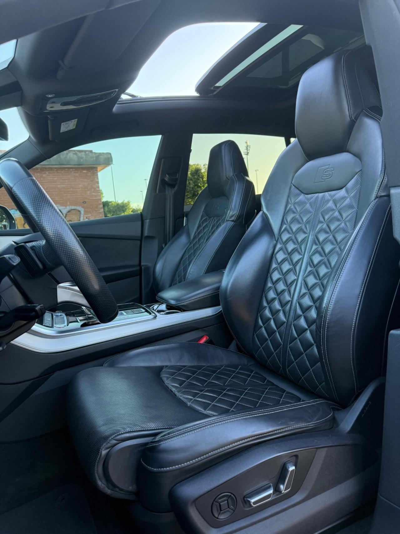 Audi Q8 SQ8 TDI quattro tiptronic sport attitude
