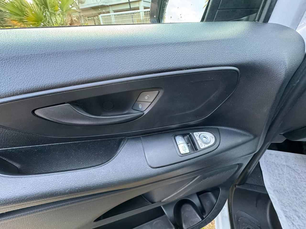 MERCEDES Vito 114 cdi compact auto my20