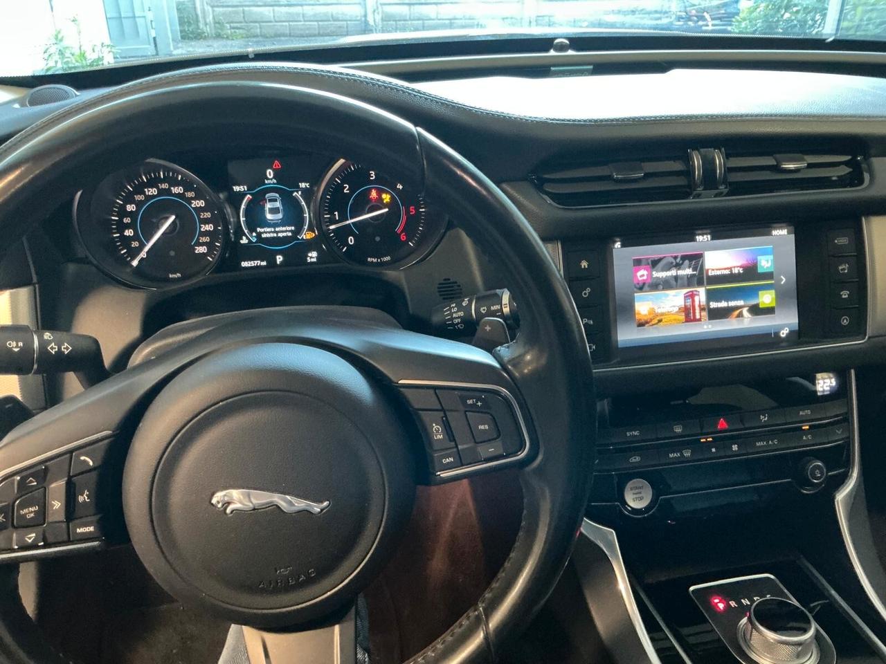 Jaguar XF 3.0d Presugire Bussniess 2015 300cv
