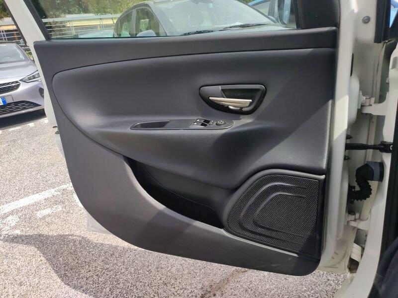 Lancia Ypsilon III 2015 1.2 Gold 69cv