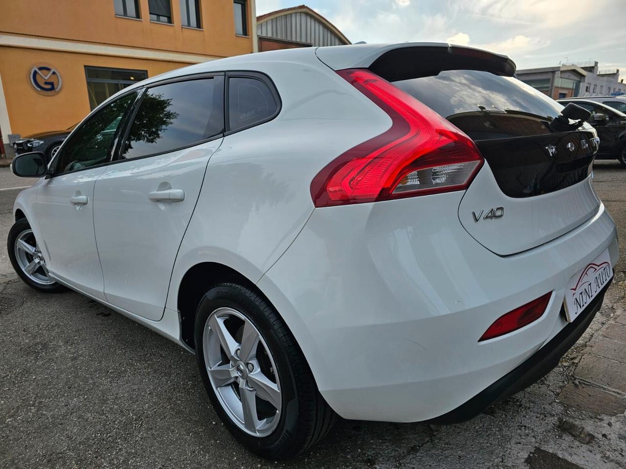 Volvo V40 2.0 D2 Kinetic*Clima*Cerchi*Euro6*Unipro*
