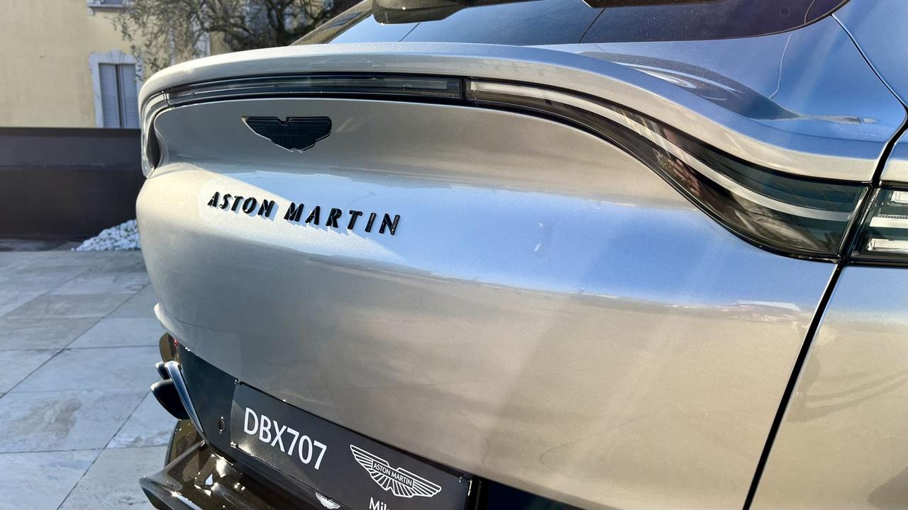 ASTON MARTIN DBX707 4.0