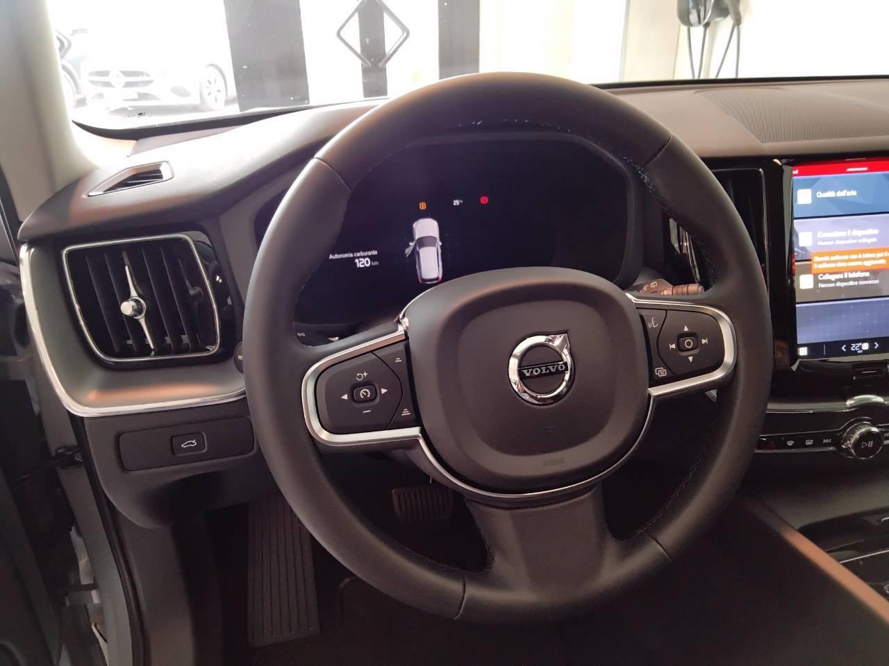 VOLVO XC60 CORE B4 AUT