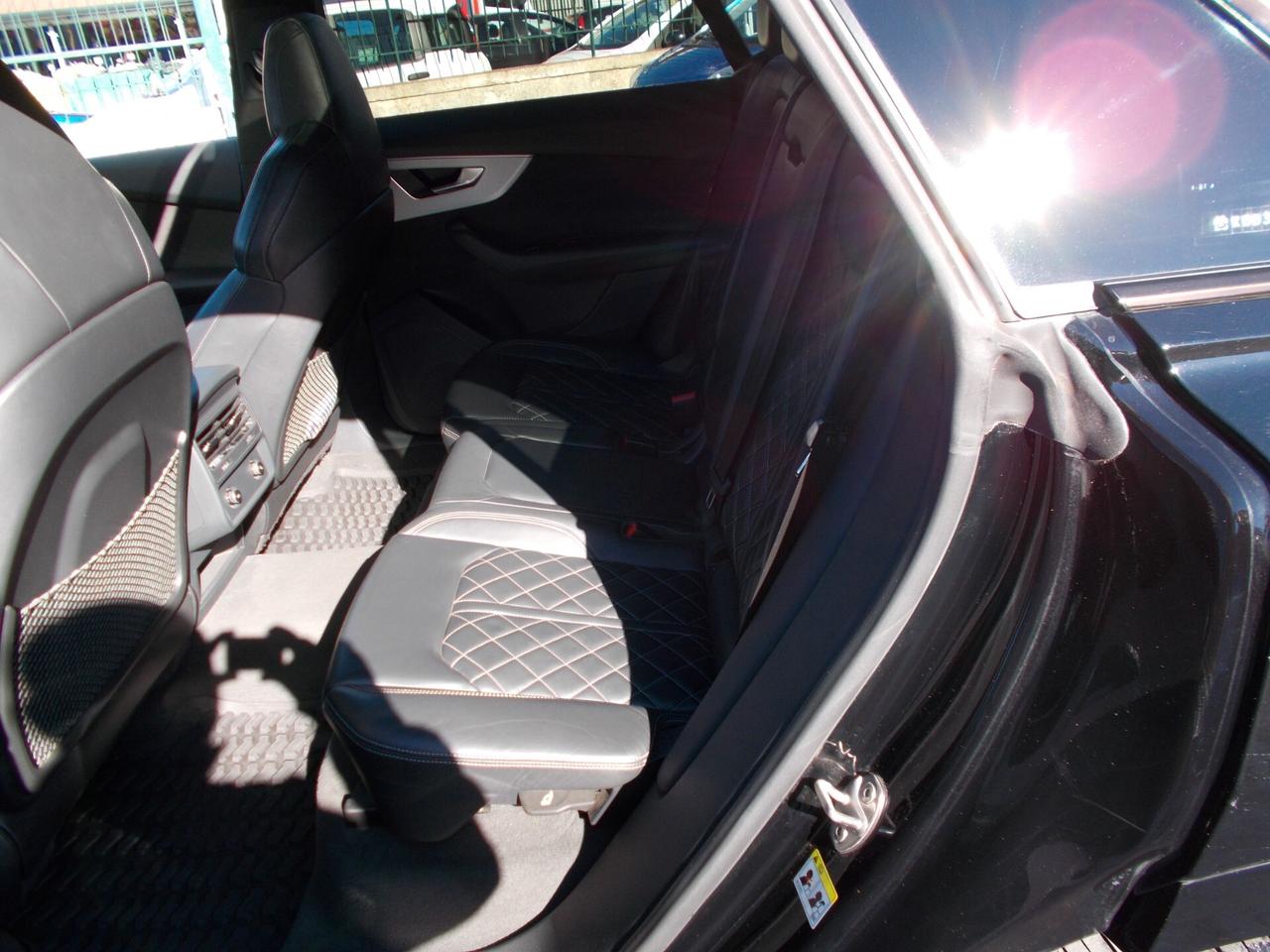 Audi Q8 50 TDI 286 CV QUATTRO 3 X S-LINE
