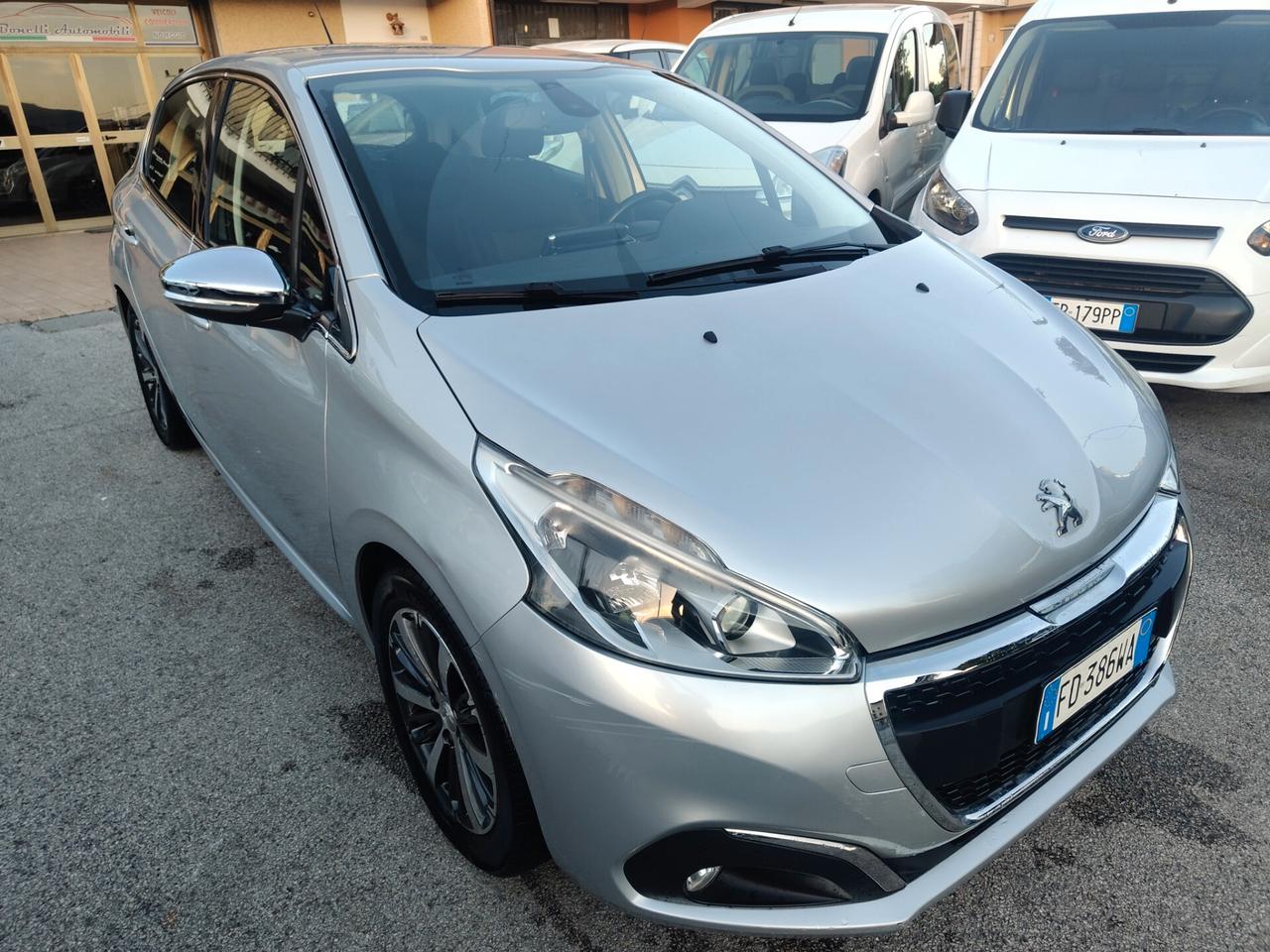 Peugeot 208 PureTech 82 5 porte Allure