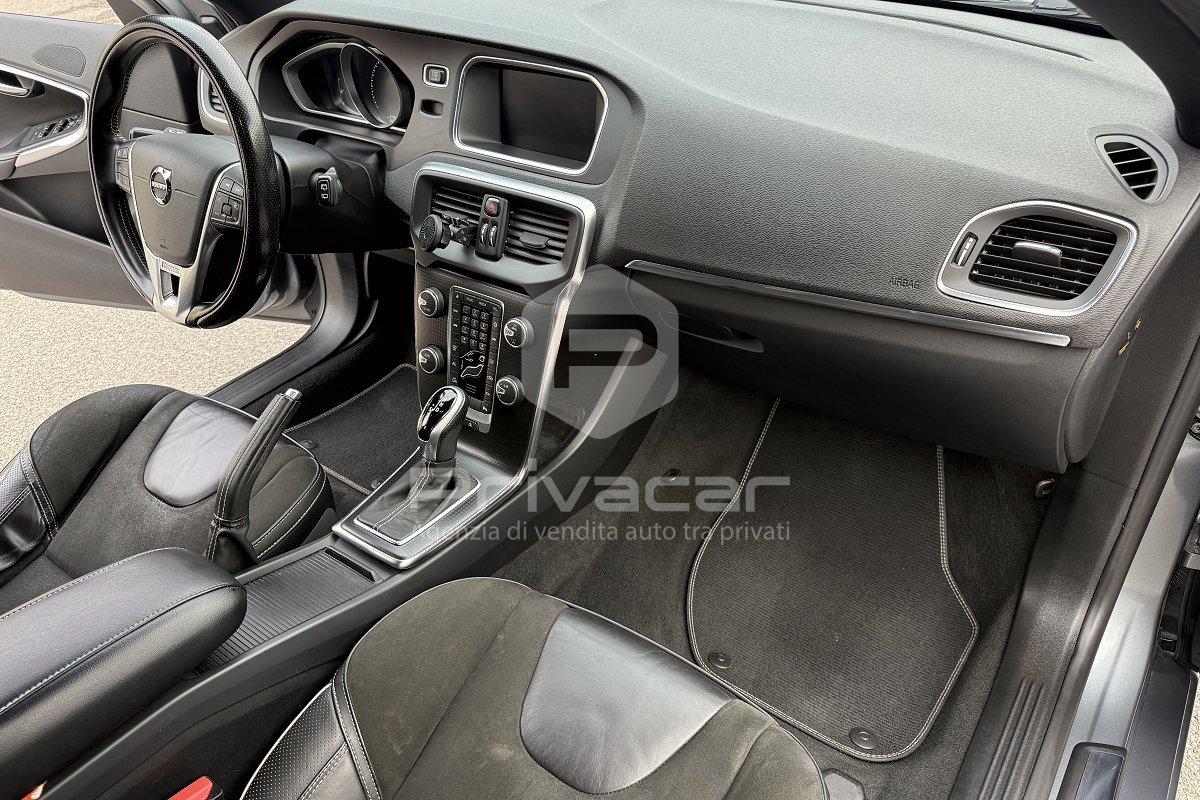 VOLVO V40 D2 Geartronic R-design Momentum