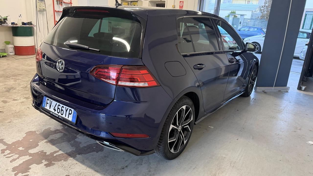 Volkswagen Golf 1.0 TSI 115 CV 5p. Sport R LINE