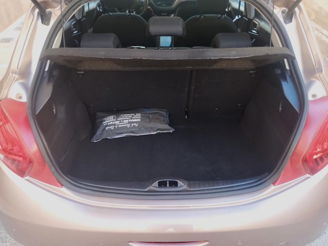 Peugeot 208 1.6 e-HDi 92 CV Stop&Start 5 porte Allure