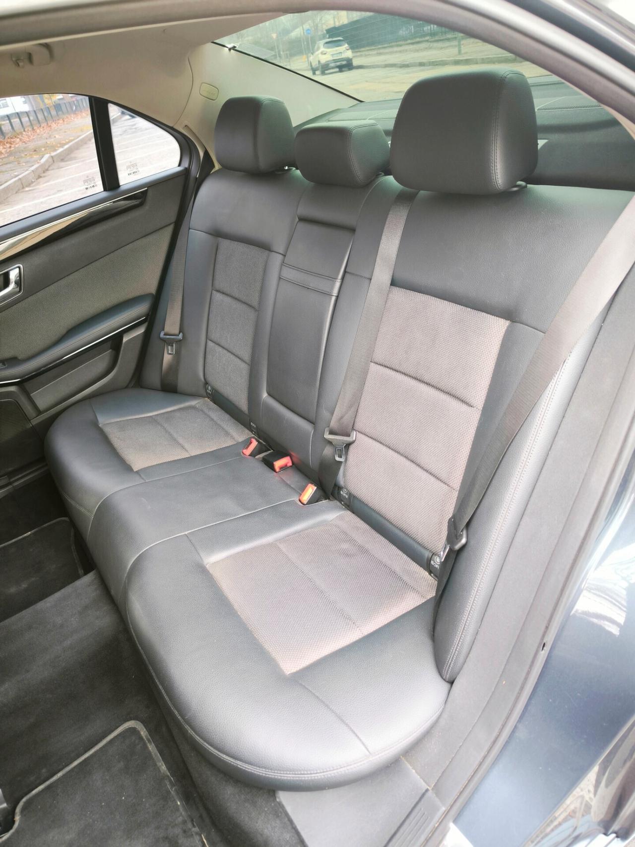 Mercedes-benz E 220 CDI BlueEFFICIENCY Avantgarde AMG