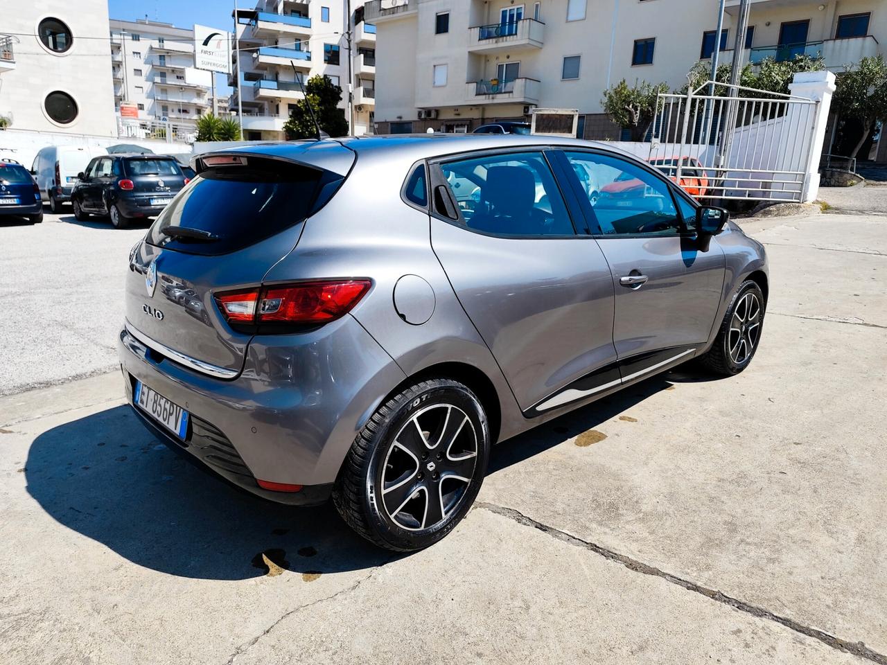 Renault Clio 1.2 75CV 5 porte Costume National