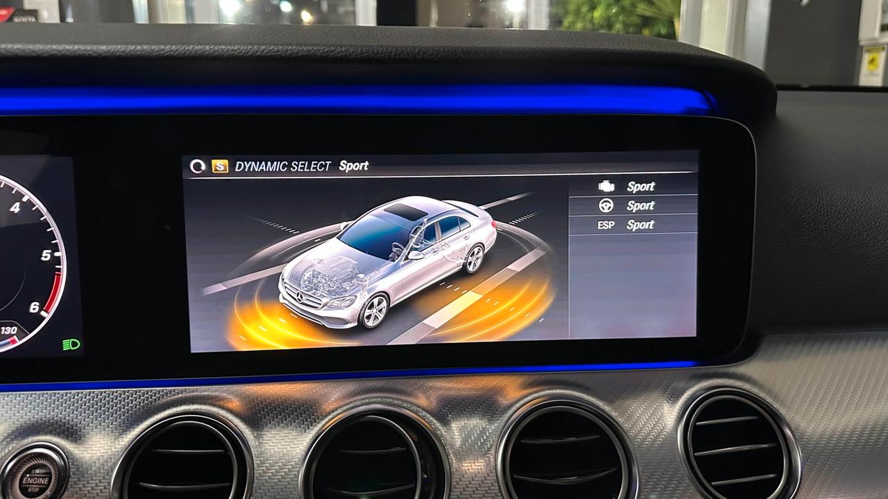 Mercedes-benz E 220 d 4Matic Auto Premium Plus AMG Line