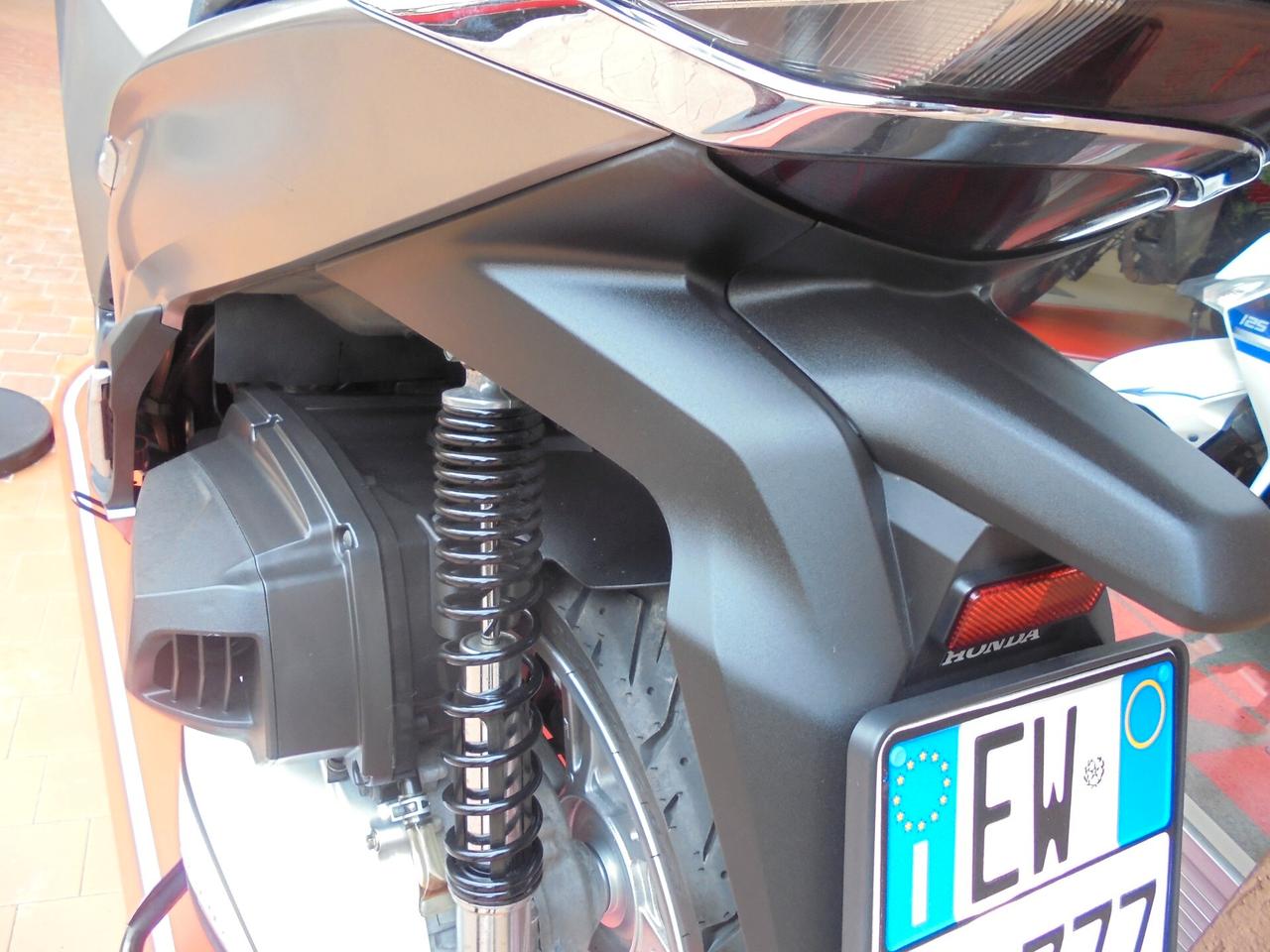 Honda SH 350 ABS + TCS