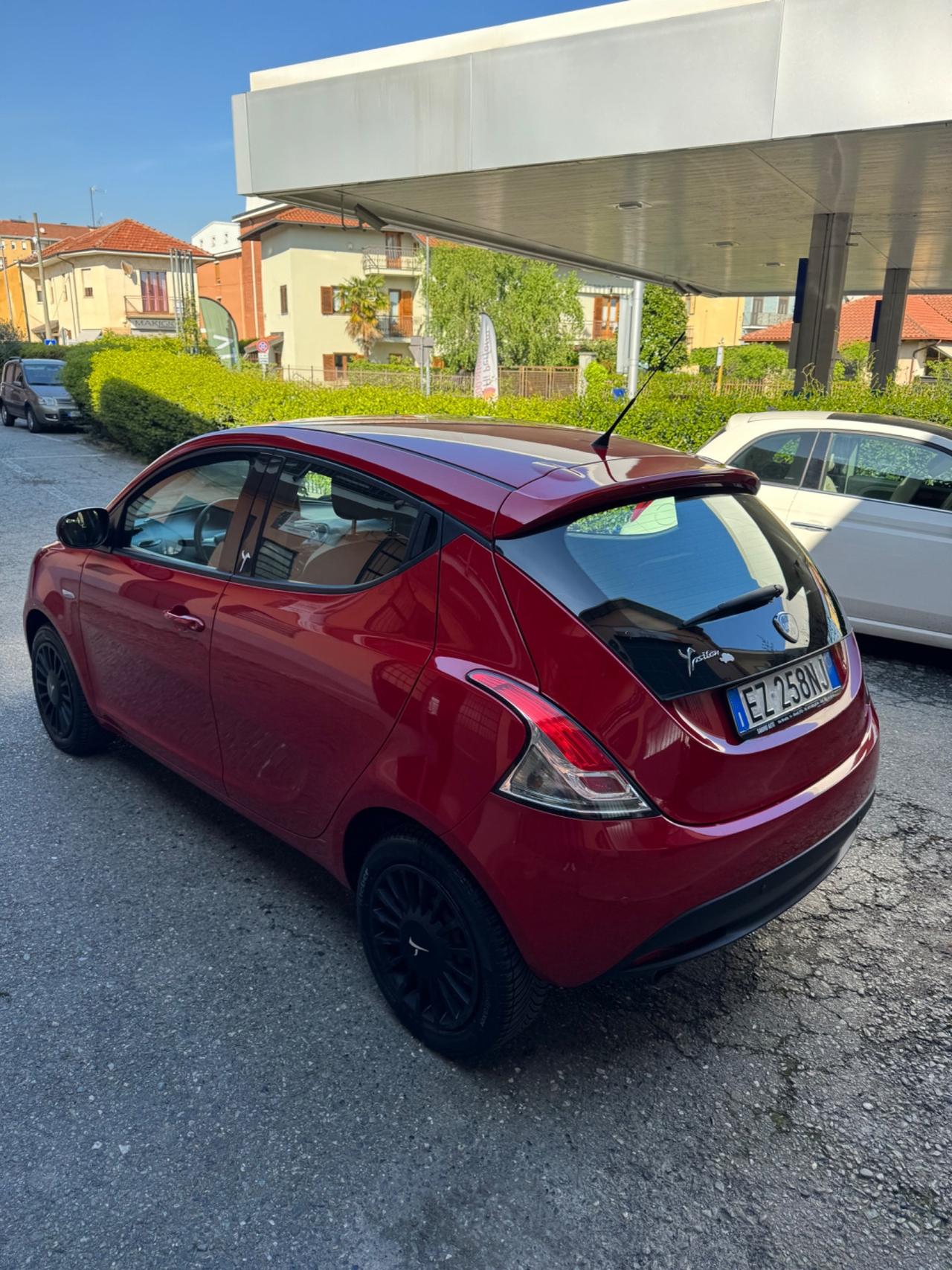 Lancia Ypsilon 1.2 69 CV 5 porte Elefantino