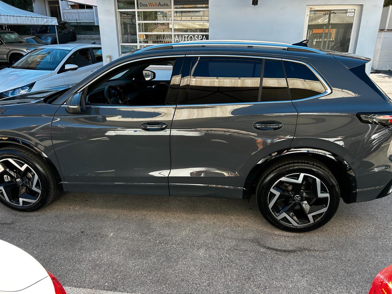 Volkswagen Tiguan 2.0 TDI 150 CV DSG R-Line 2025