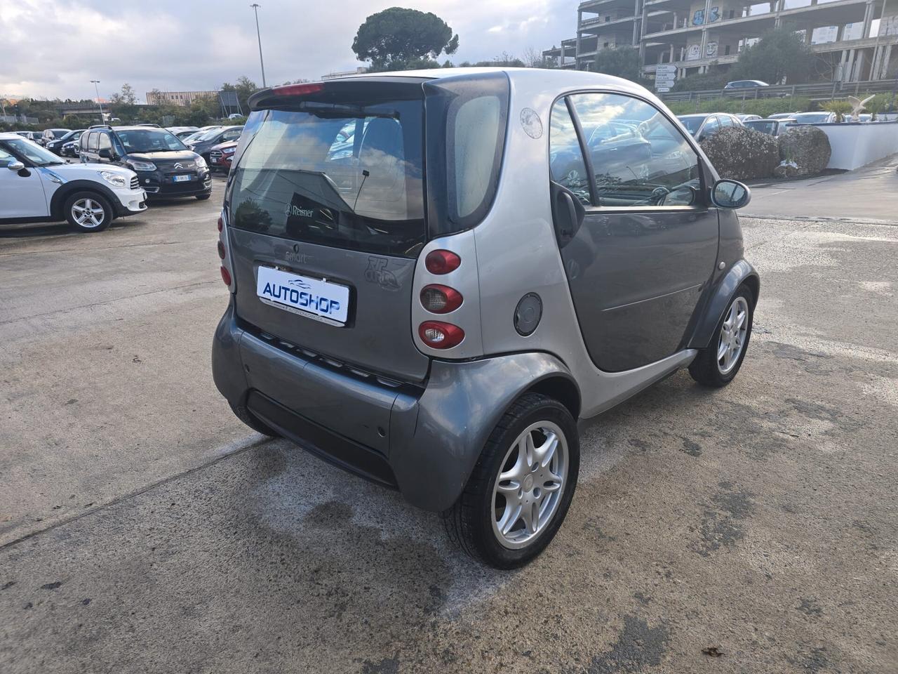 Smart 700 city-coupé pure (45 kW)