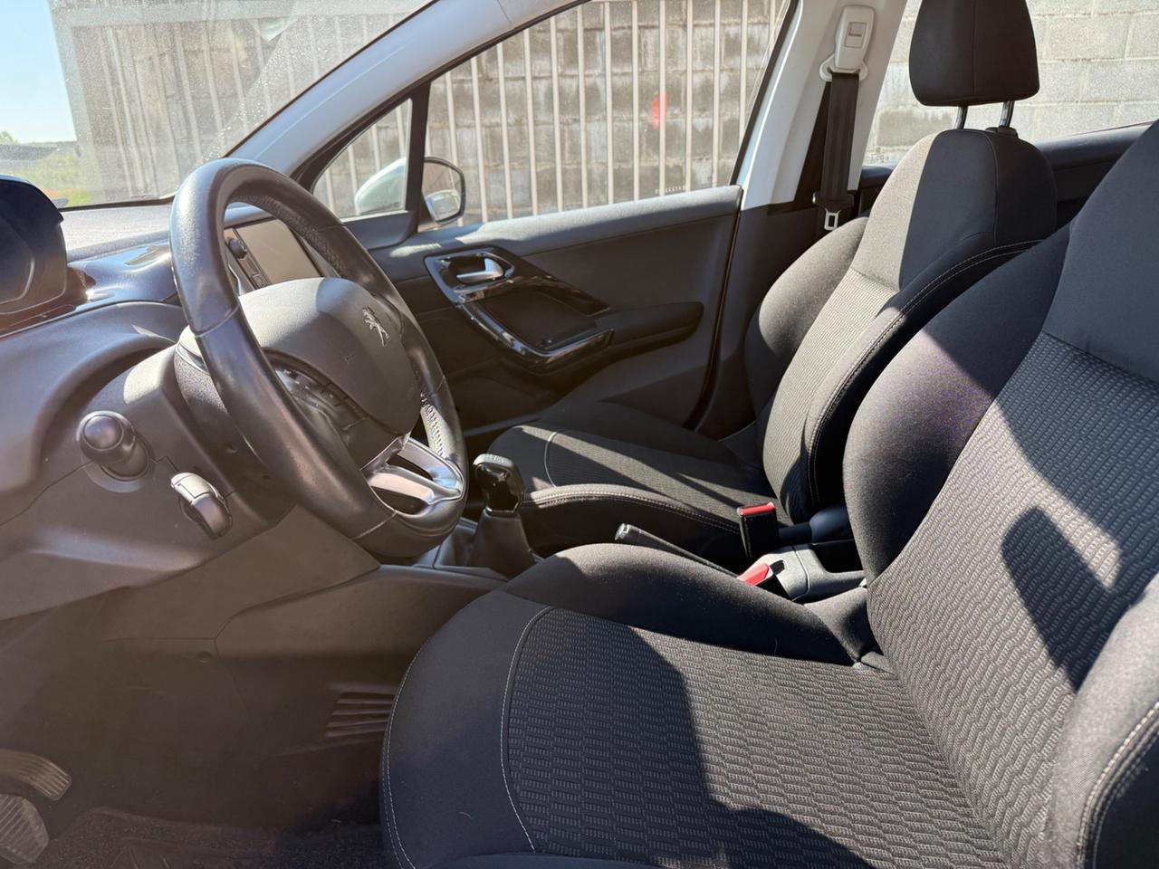 Peugeot 208 PureTech 82 5p. GPL Allure