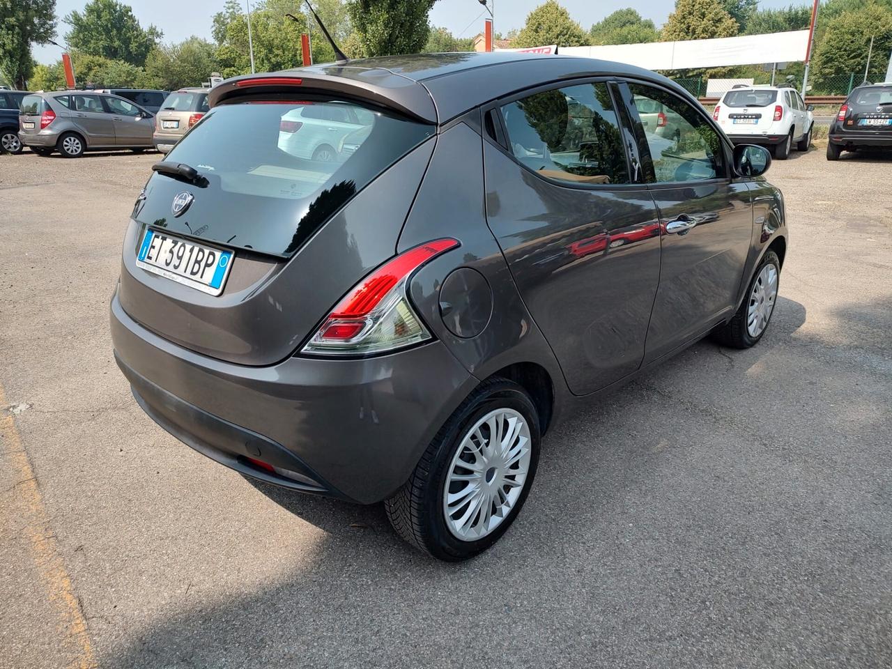 Lancia Ypsilon 1.2 69 CV 5 porte Silver, OK NEOPATENTATI, GARANZIA. L 12 MESI