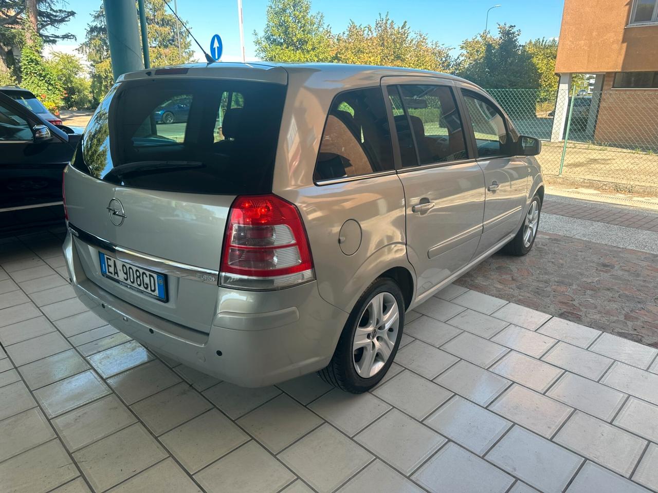 Opel Zafira 1.8 GPL 7 POSTI