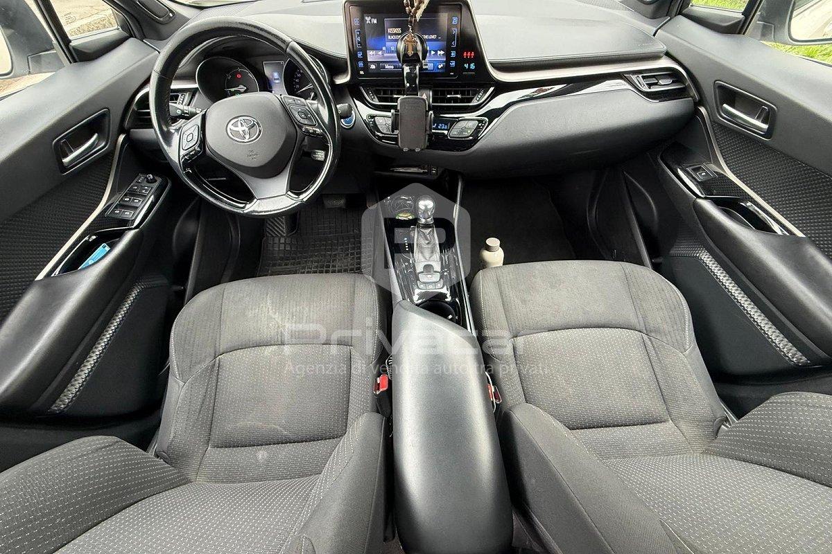 TOYOTA C-HR 1.8 Hybrid E-CVT Trend
