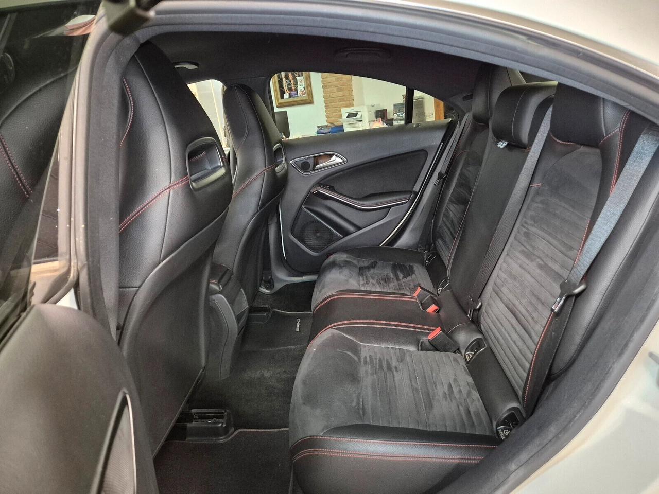 Mercedes-benz CLA 180 Premium ** pacchetto AMG **