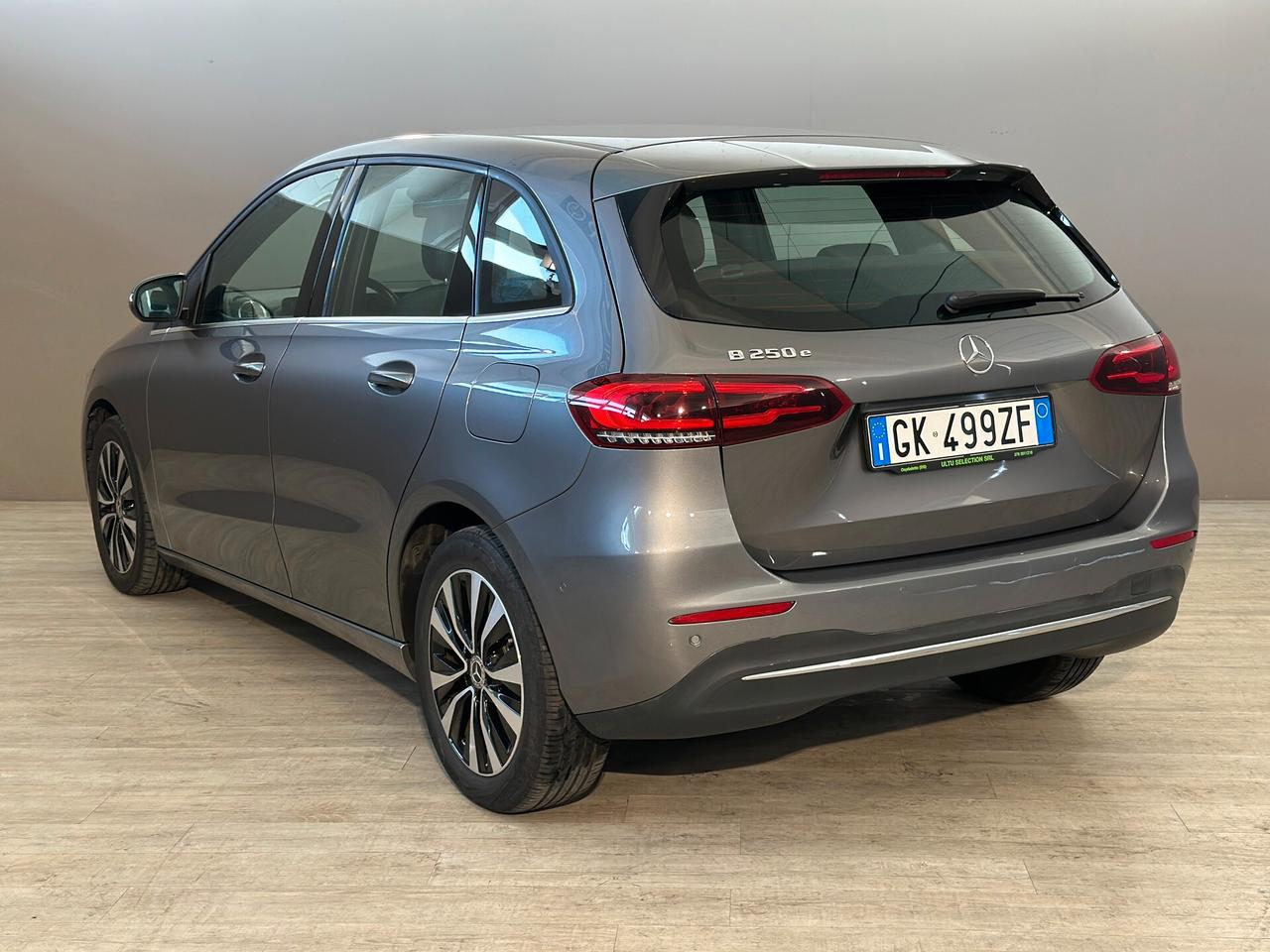 Mercedes-Benz B 250 e PHEV Business Extra auto