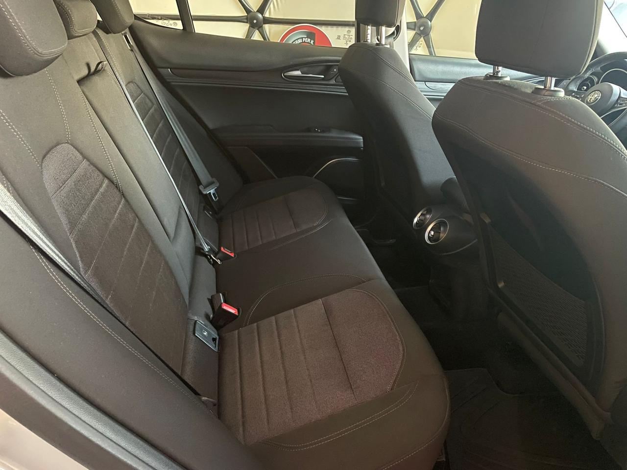 Alfa Romeo Stelvio 2.2 Turbodiesel 160 CV AT8 Q4 Business