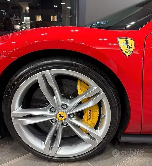 2025 Ferrari 296 "GTS" 3.0cc 662cv