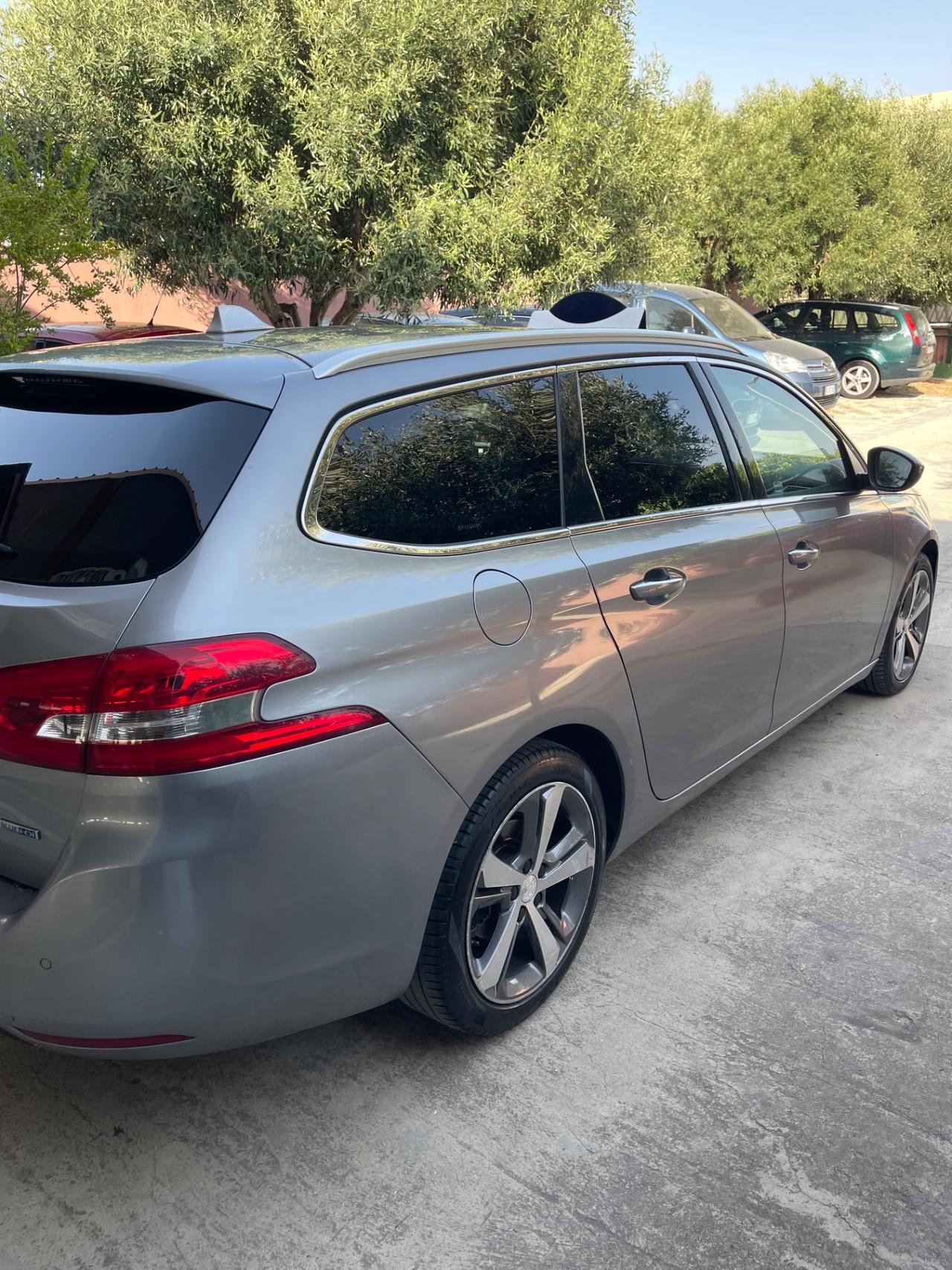 Peugeot 308 BlueHDi 120 S&S EAT6 SW GT Line