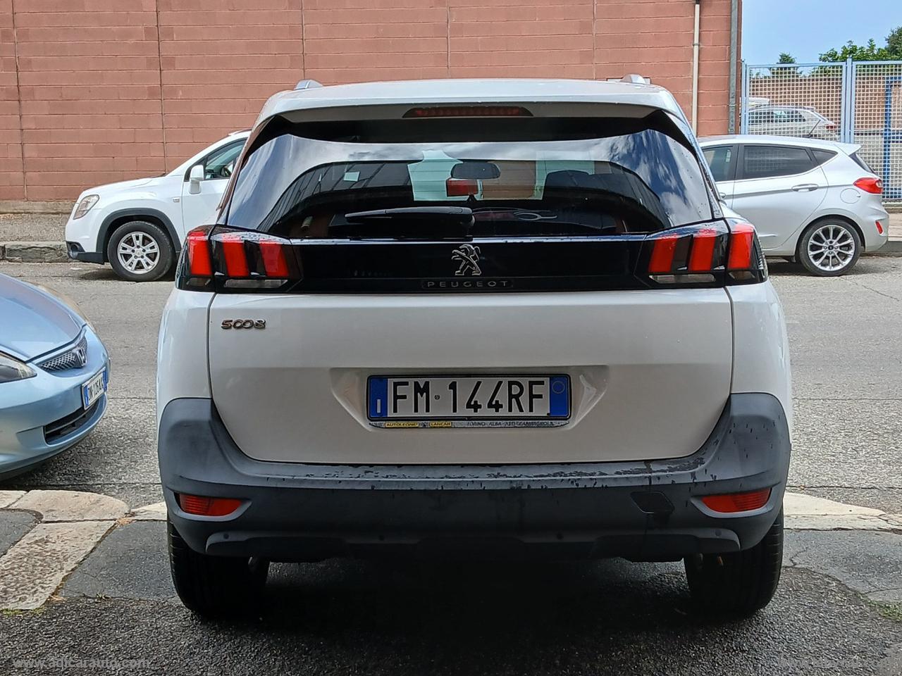 PEUGEOT 5008 BlueHDi 120 S&S