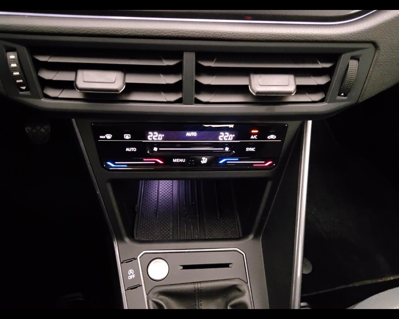 VOLKSWAGEN Polo VI 2022 - Polo 1.0 tsi Style 95cv