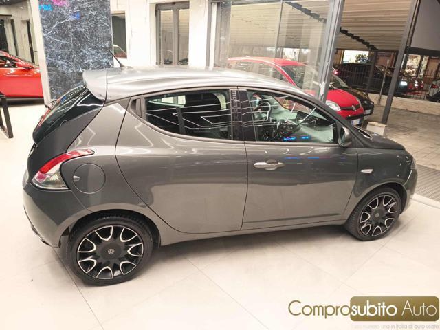 LANCIA Ypsilon 1.2 69 CV 5 porte Gold