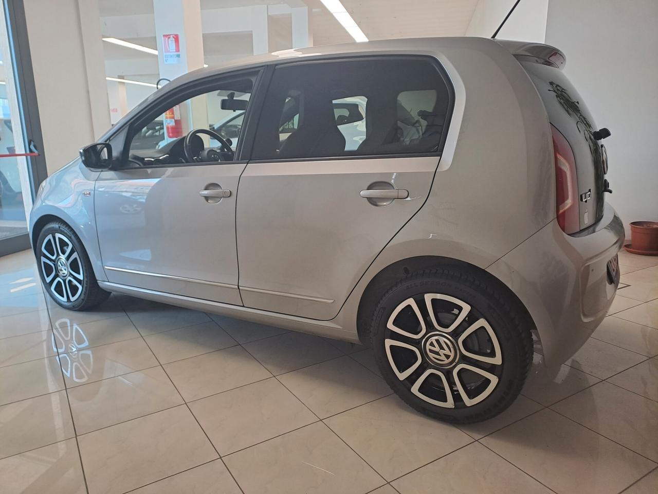 Volkswagen up! 1.0 75 CV 5p. high