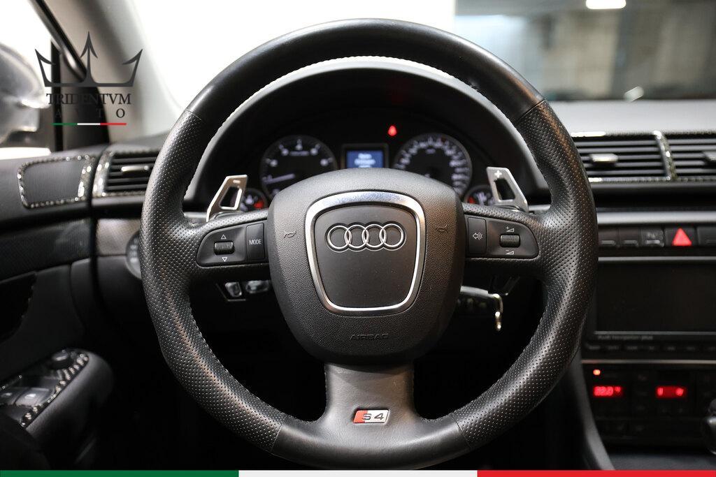 Audi S4 4.2 V8 quattro tiptronic