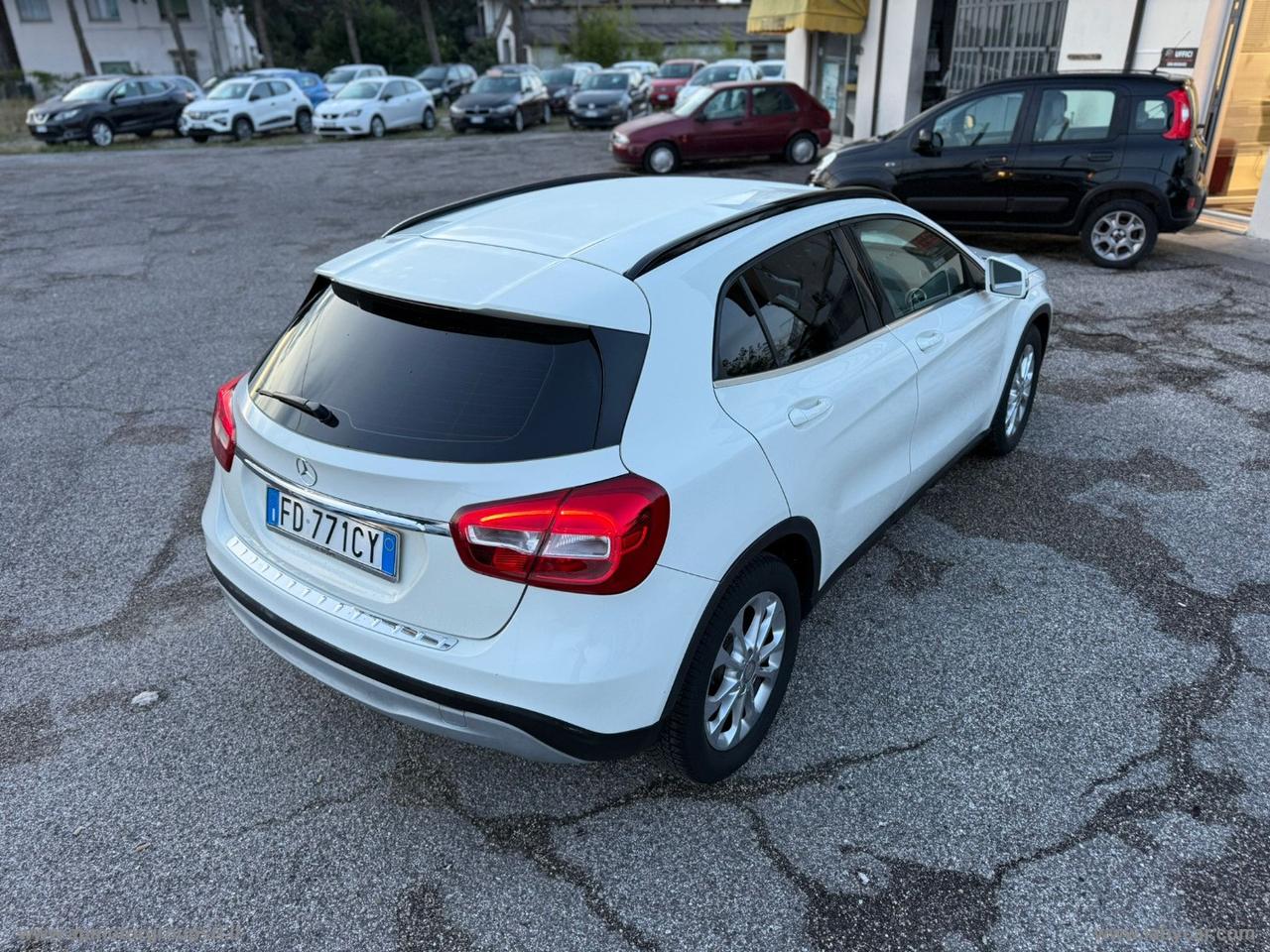 MERCEDES-BENZ GLA 180 d Automatic Executive