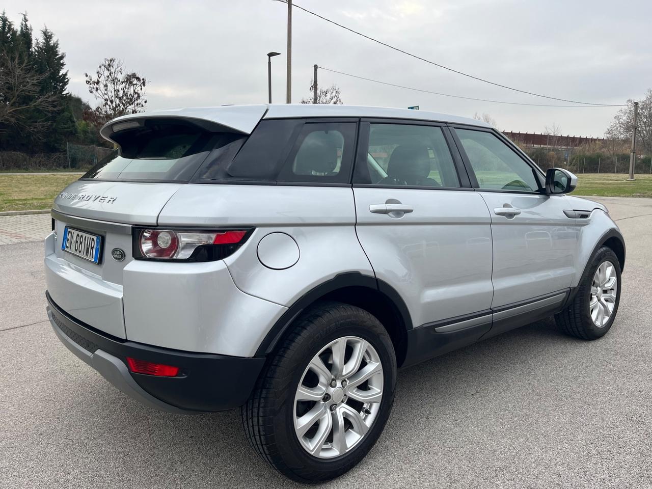 Land Rover Range Evoque 2.2 TD4 5p. Pure