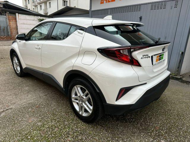 TOYOTA C-HR 1.8 Hybrid E-CVT Business