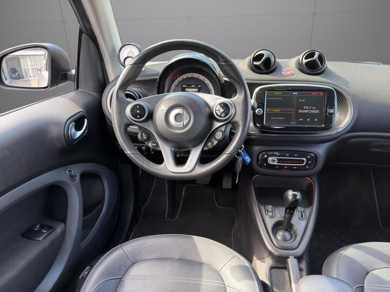 smart forTwo EQ Racing Grey 22kW - Vettura italiana - Promo Finanziamento