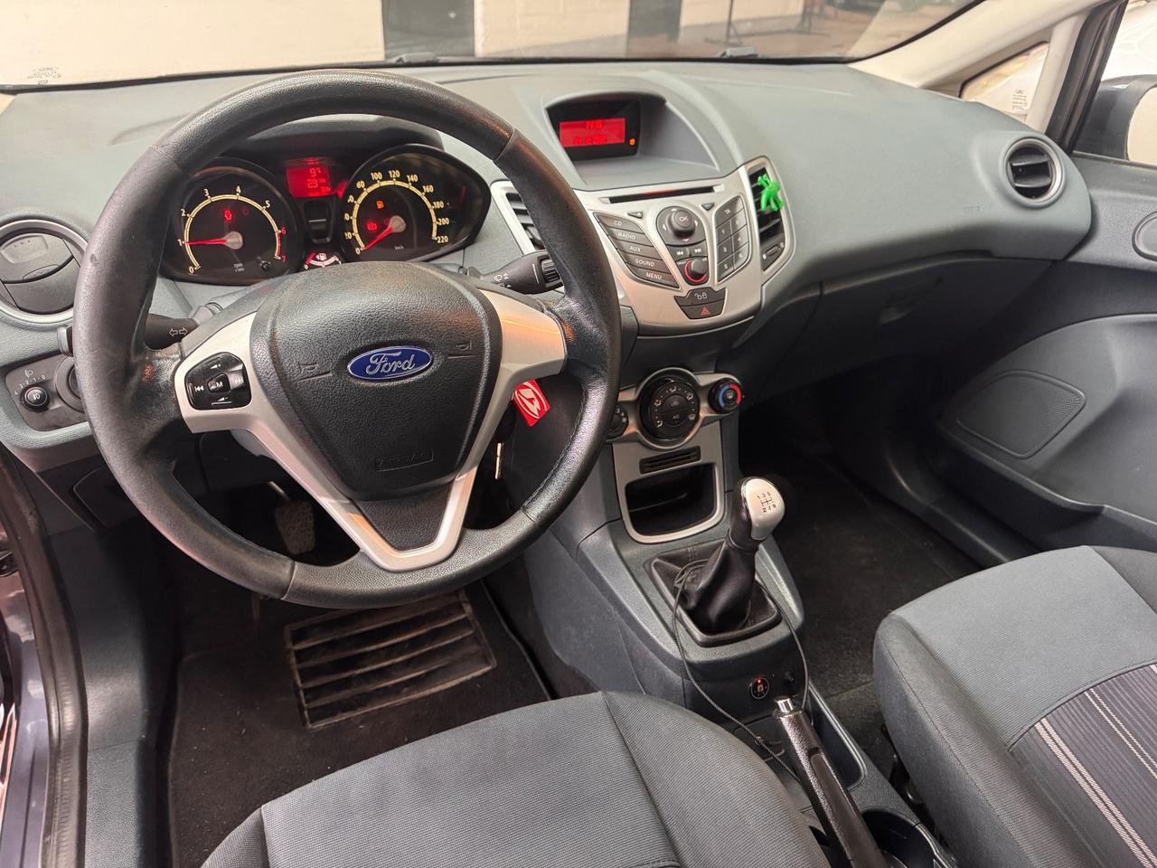 Ford Fiesta 1.4 5 porte Bz.- GPL Titanium