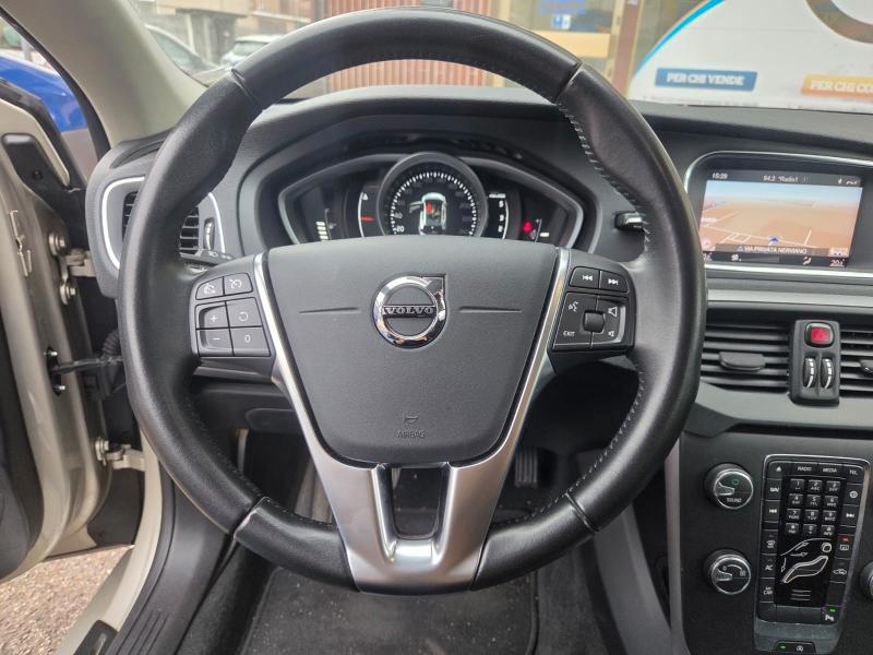 VOLVO V40 2.0 D BUSINESS