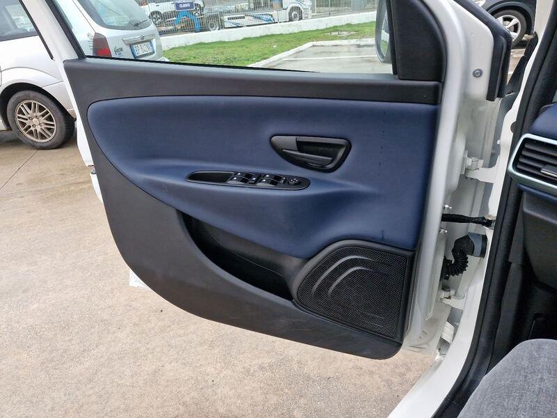 Lancia Ypsilon III 2021 1.0 firefly hybrid Platino s&s 70cv