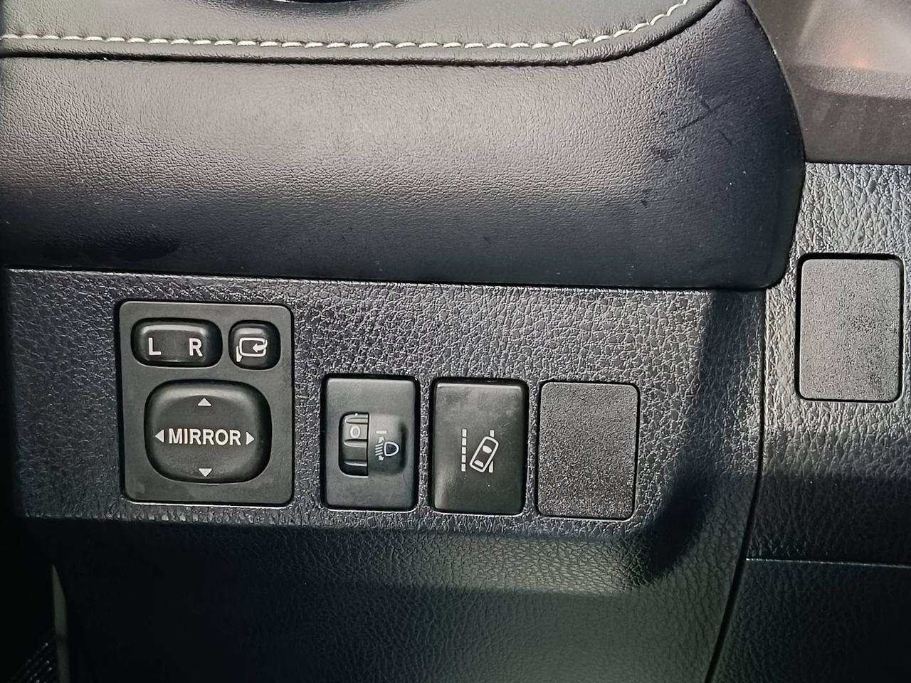 TOYOTA Rav4 IV 2016 - Rav4 2.5 vvt-i h Lounge 4wd e-cvt my17
