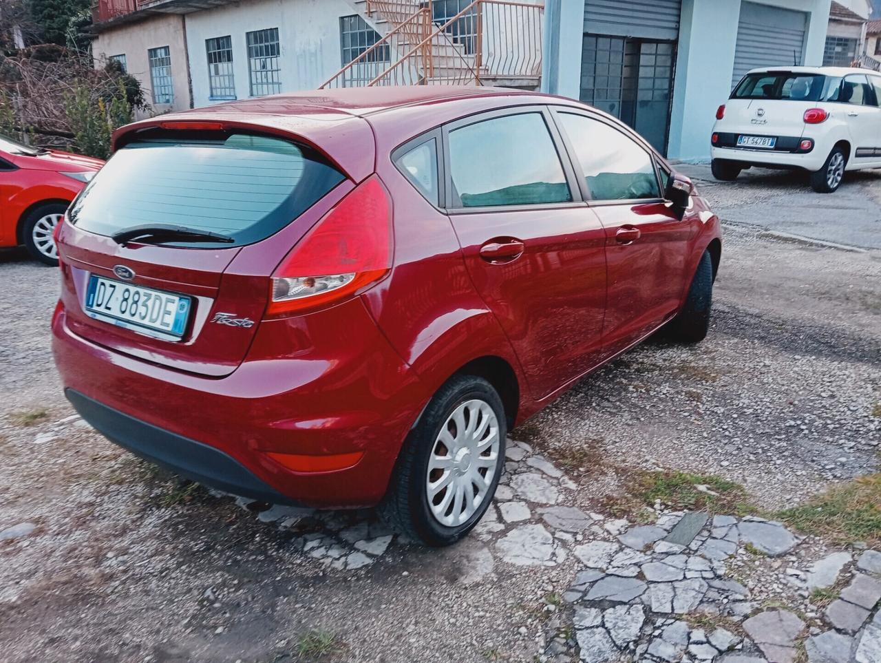Ford Fiesta 1.4 5 porte Bz.- GPL Titanium