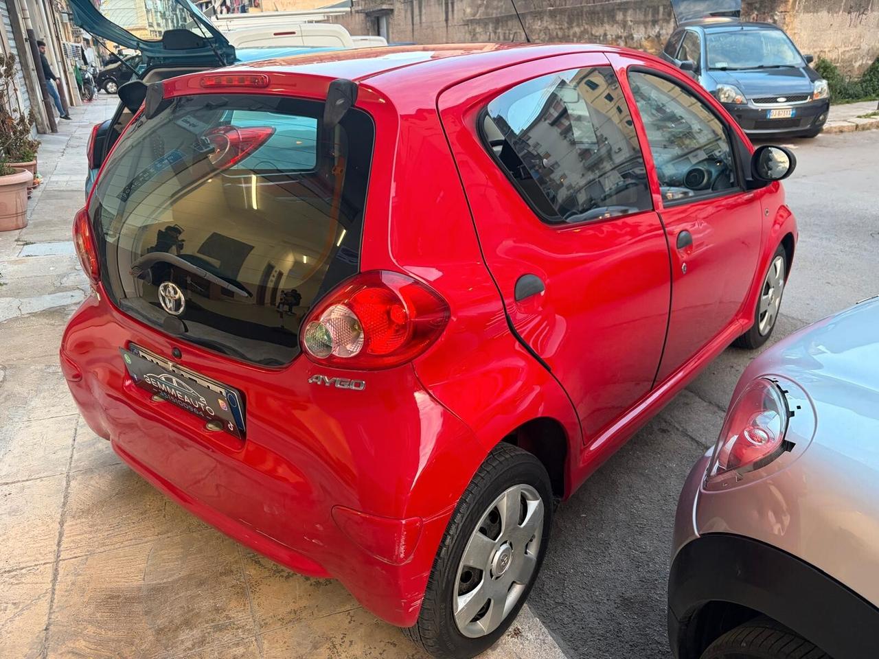 Toyota Aygo 1.0 5 porte Now 12 MESI DI GARANZIA