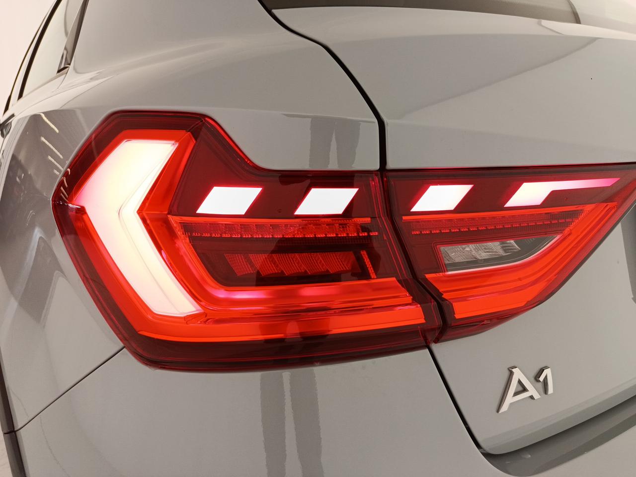 AUDI A1 2ª serie - A1 citycarver 30 TFSI Admired