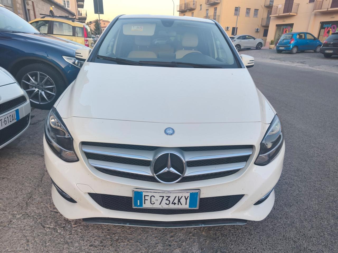Mercedes B 200d-Noleggio