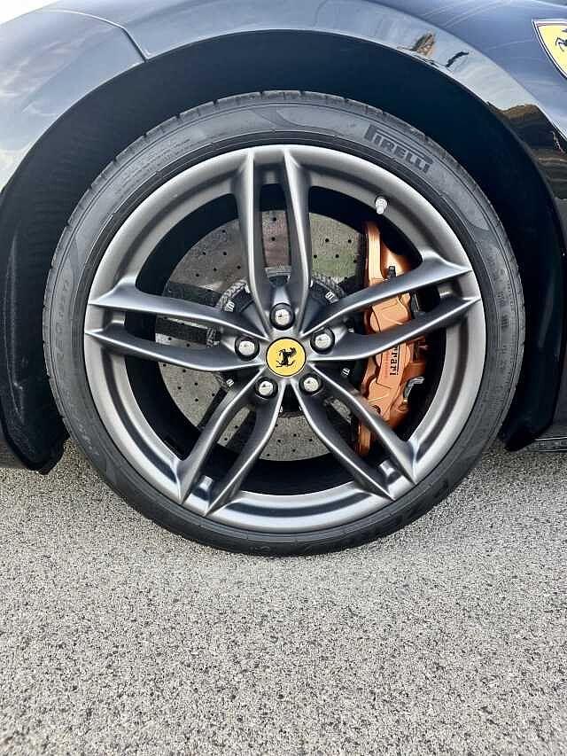 Ferrari 488 GTB sed Carbonio, TOTAL BLACK