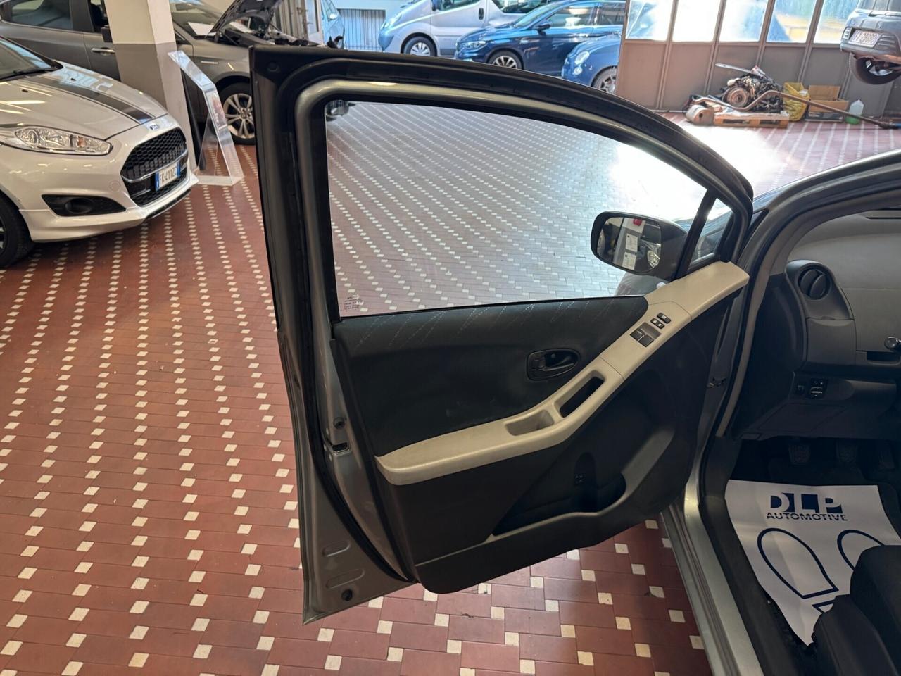 Toyota Yaris 1.0 5 porte Sol - NEOPATENTATI