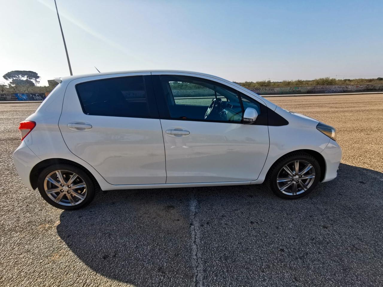 Toyota Yaris 1.3 5 porte Lounge TETTO PAN.